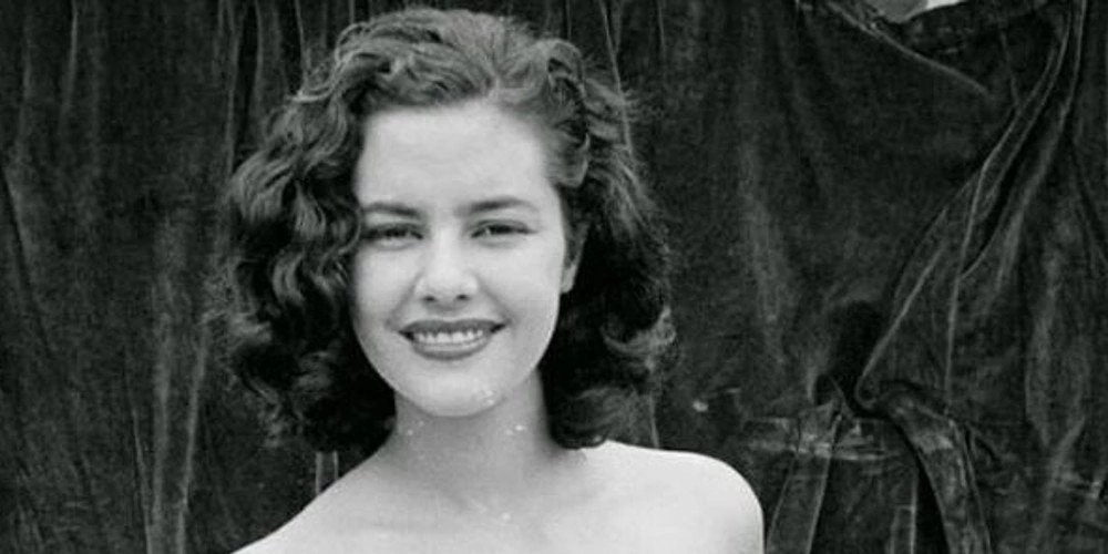 Πέθανε η πρώτη Σταρ Ελλάς μετά τον πόλεμο -Η καλλονή που βγήκε τρίτη Μις Υφήλιος και ήταν μακρινή εξαδέλφη του Κ. Μητσοτάκη (εικόνες)